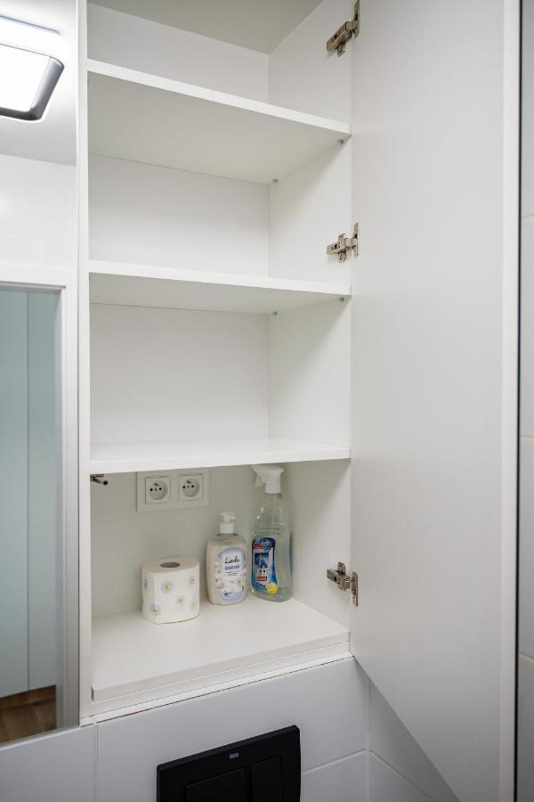 Wrzeciono 12 - Piekny Apartament Obok Szpitala Bielanskiego Oraz Awf, Bezplatna Strefa Parkowania - 400M Do Stacji Metra - Good Apartments وارسو المظهر الخارجي الصورة